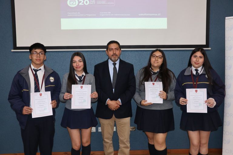Talento e ingenio en la edición XVIII de la Feria de Jóvenes Emprendedores de la Universidad Autónoma de Chile