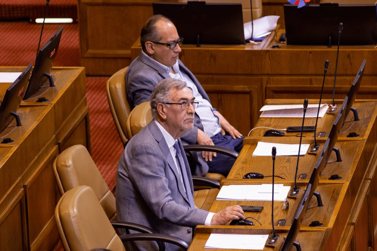 Diputado Saffirio presenta proyecto para que el personal de salud y vehículos de emergencia sean resguardados por militares