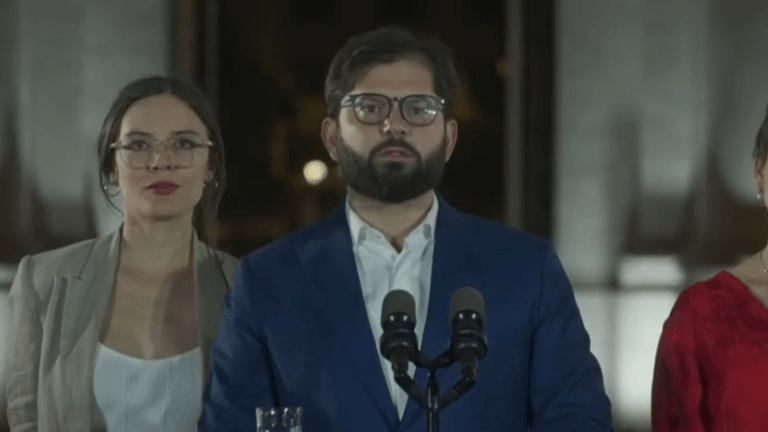 Gabriel Boric destacó variopinto abanico de candidatos electos: «Somos el Gobierno de Chile»