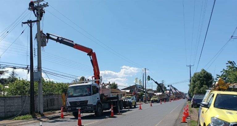 En zona urbana de Victoria Frontel realizó mejoramiento en redes eléctricas