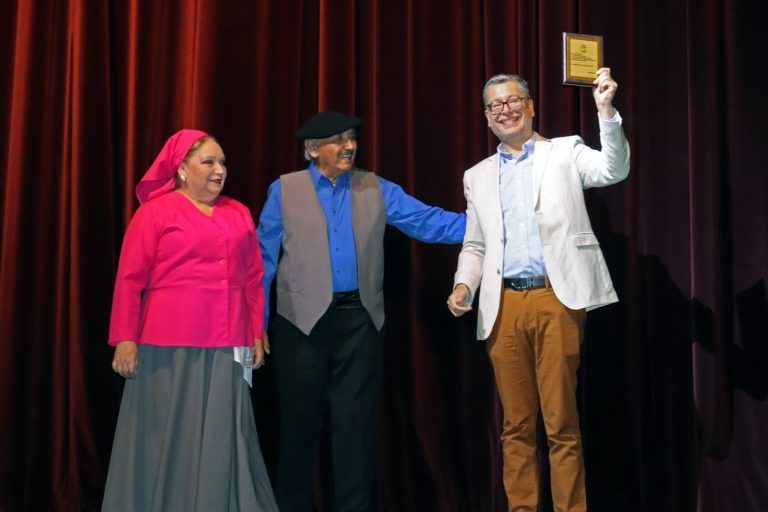 Gala Bafoam 2024 hizo brillar a personas mayores en un espectáculo de arte y cultura en Temuco