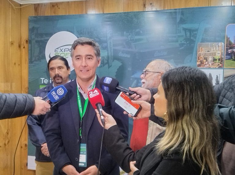 Con charla sobre cambio climático partió EXPOSOFO 2024