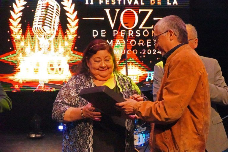Noche de éxitos y emociones en la gran final del Festival de la Voz de Personas Mayores de Temuco