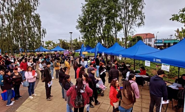 Más de cinco mil personas asistieron a feria laboral y vocacional de Pitrufquén