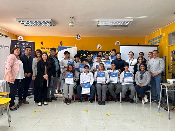 Saesa capacitó en domótica a estudiantes de complejo educacional de Lastarria