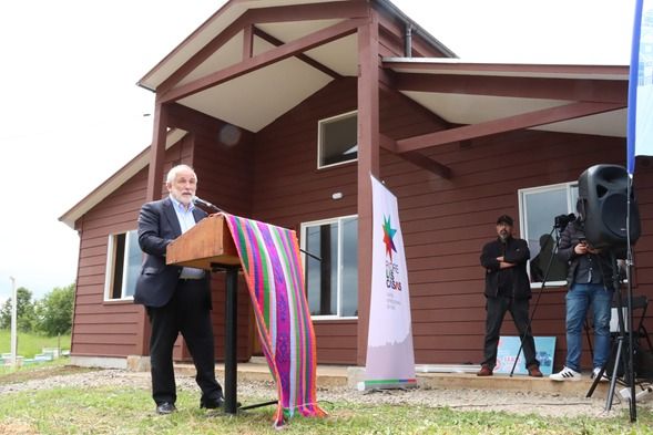Ministro de Vivienda inaugura vivienda rural en Padre Las Casas y destaca la prioridad del gobierno con la familia y la vivienda