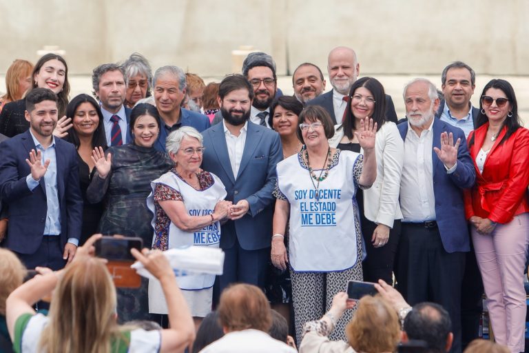 Gobierno presenta proyecto de ley que entrega una solución a las y los docentes afectados por la deuda histórica