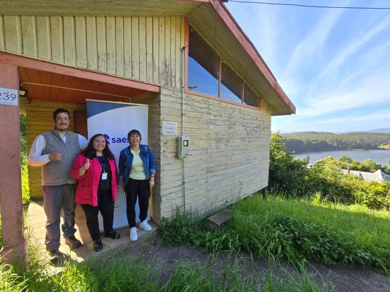 Saesa conectó a la energía sede social de sector Corvi en Queule