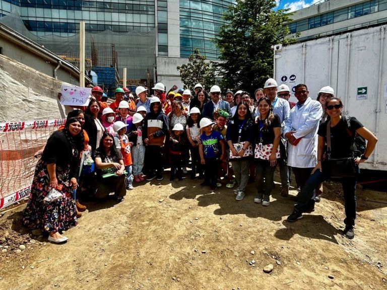 Niños dejan su huella en la construcción del TROI Temuco en una emotiva jornada de esperanza