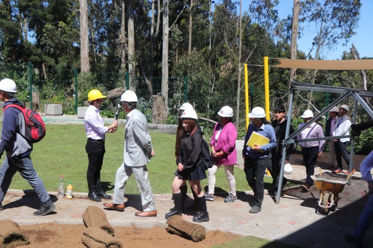 Servicio Local, Seremi de Educación y representantes escolares visitan Proyecto de Conservación del Liceo Público Bicentenario Claudio Arrau León de Carahue