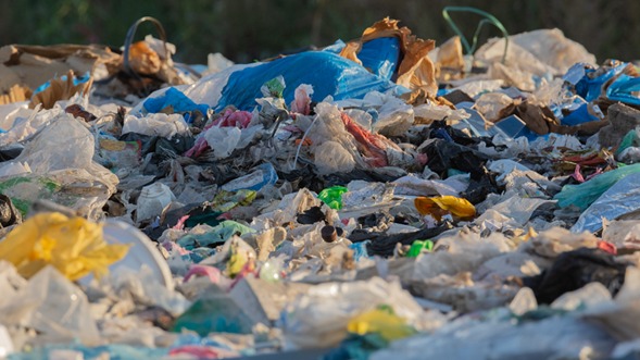 La cumbre de la ONU sobre contaminación por plásticos no logra un acuerdo final pese a que la mayoría de los países apoyan medidas ambiciosas