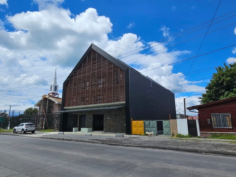 MOP entrega nuevo edificio que albergará dependencias del SAG en Villarrica