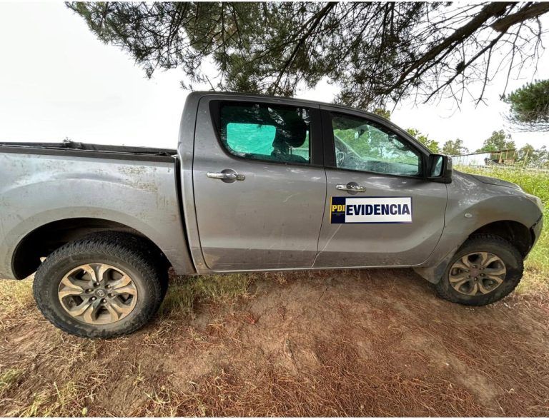 PDI recuperó vehículo que mantenía encargo por robo hace más de un año: estaba abandonado camino a Chol Chol