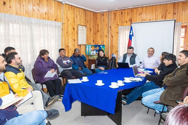 Alcalde Baldomero Santos recibe a Director de Obras Portuarias