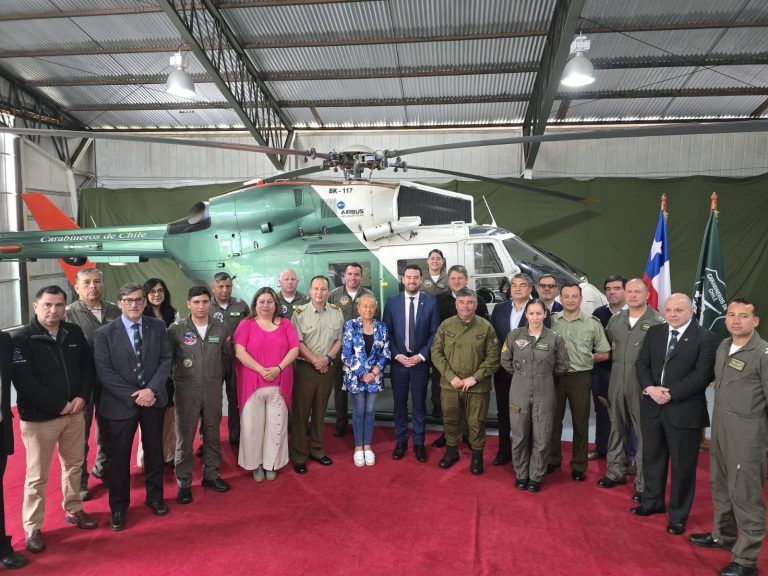 Nuevo Helicóptero Multipropósito para Carabineros: Gobernador de la Araucanía Realiza la Firma del Mensaje»