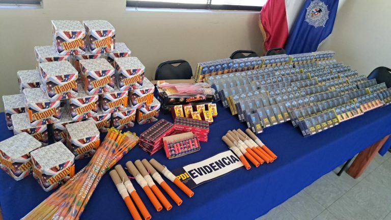 PDI detiene a dos hombres por venta ilegal de fuegos artificiales en Gorbea