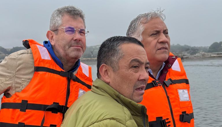 Subsecretario de obras públicas y diputado Jouannet visitan la comuna de Saavedra para trabajar en una salida segura al mar para los pescadores
