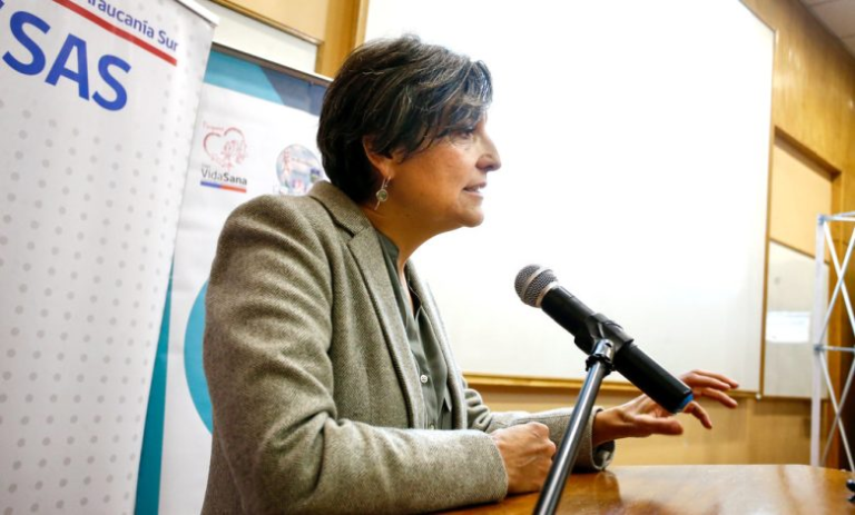 Ministra de Salud reconoce «aprovechamiento» de funcionarios que se saltaron listas de espera