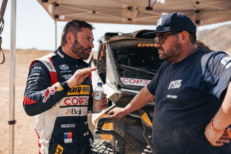 Chaleco López entra a la segunda parte del DAKAR con el foco puesto en el podio