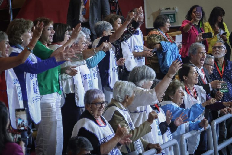 Cámara aprueba el proyecto de solución a la deuda histórica docente, que ahora pasa al Senado