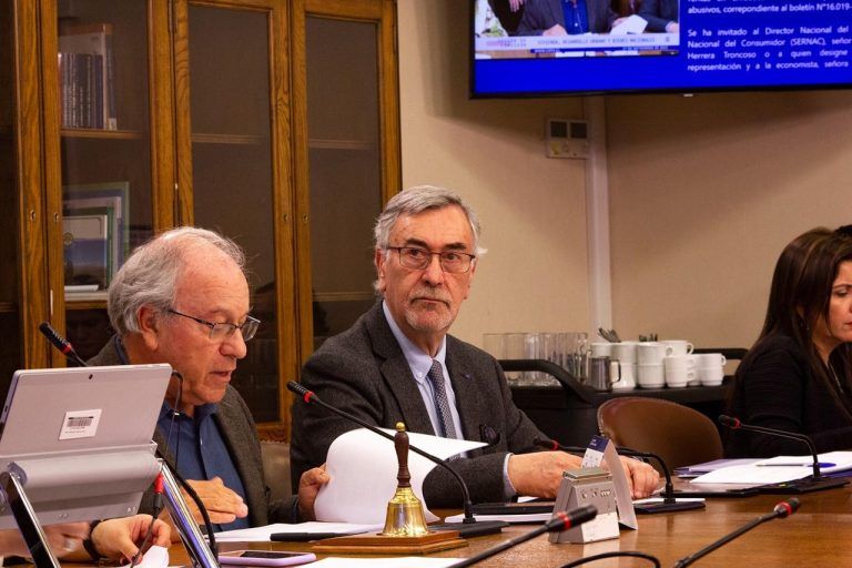 Diputado Jorge Saffirio solicita al CDE y al ministerio púbico investigar posibles delitos de corrupción por escándalo en las listas de espera