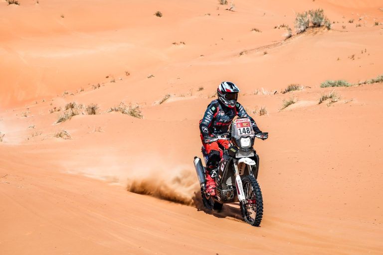 Tomás de Gavardo continúa estoico en el DAKAR pese a caídas y lesiones