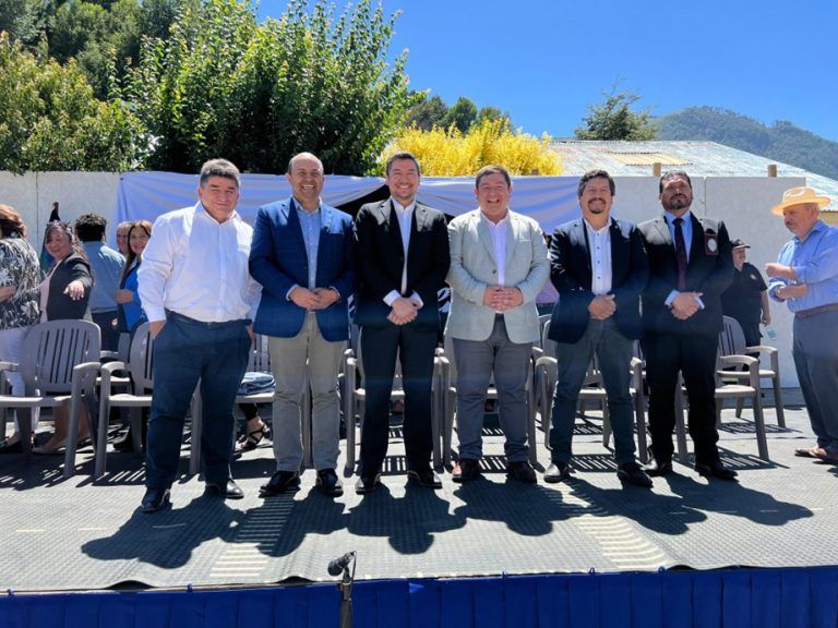Municipio de Pucón refuerza su compromiso con la comuna de Curarrehue en su 44° aniversario
