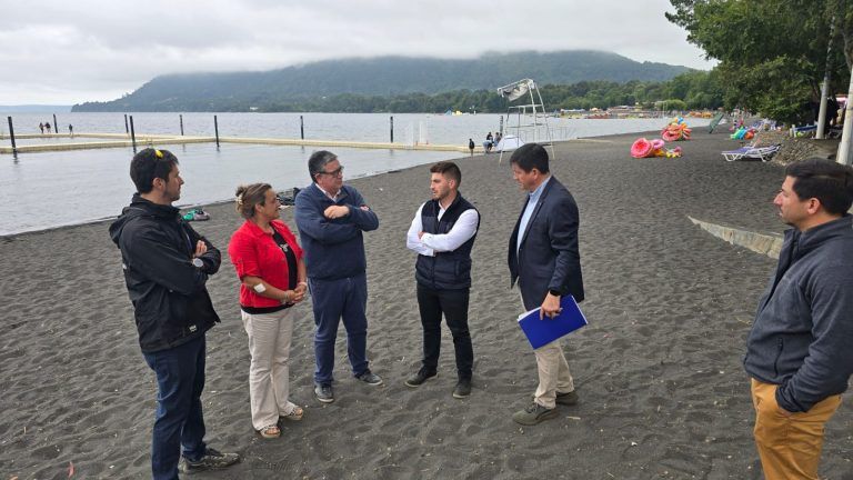 MOP entrega obra de conservación del proyecto borde lacustre en Playa Grande de Lican Ray