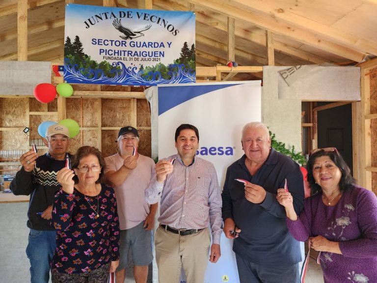 Saesa conectó a la energía sede social en sector costero de Curiñanco