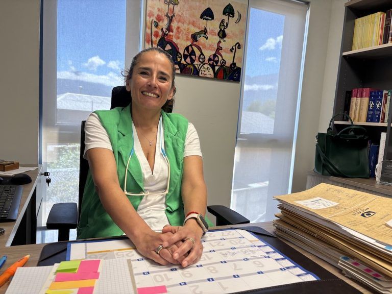 Paola Varela, la emblemática fiscal de La Araucanía llega a Pucón para apoyar la investigación penal