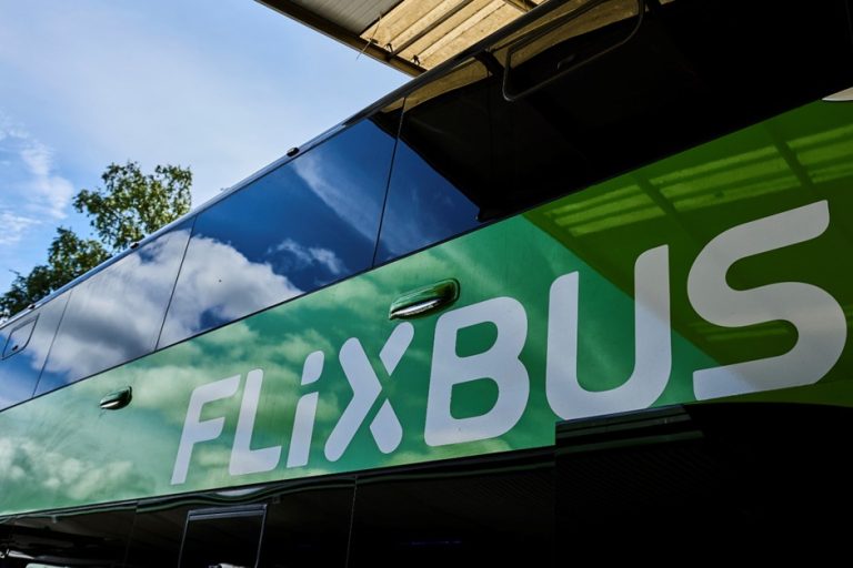 FlixBus conecta Santiago y Temuco con Pucón: nueva ruta para este verano con pasajes desde $9.699