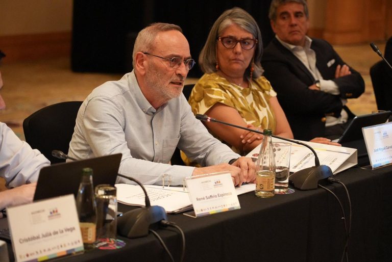 René Saffirio invitó a pensar nuevas formas de gobernanza y financiamiento de los Gobiernos Regionales