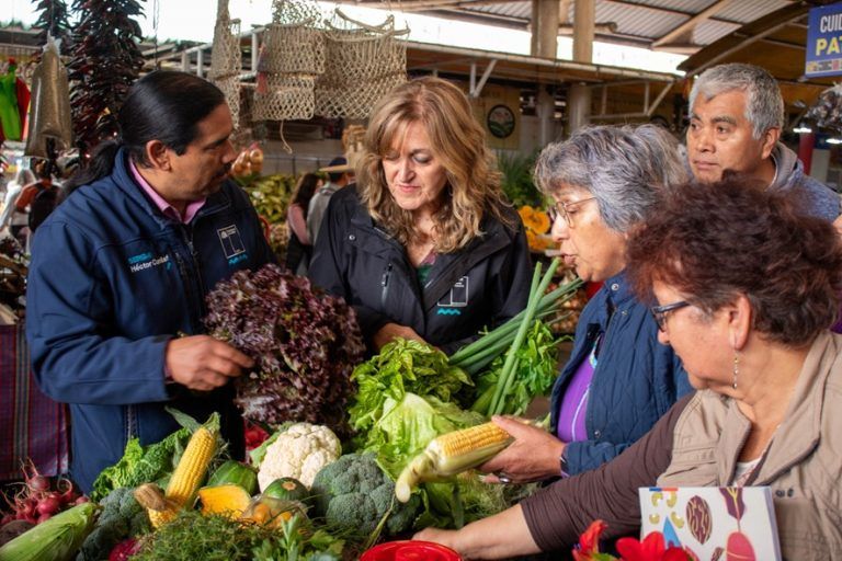 Autoridades de salud y agricultura hacen llamado a consumir frutas y verduras durante la época estival