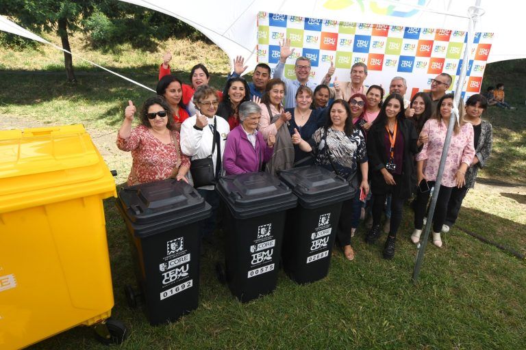 Con entrega en Costanera del Cautín, Temuco avanza en la meta de 25 mil contenedores de basura para erradicar microbasurales