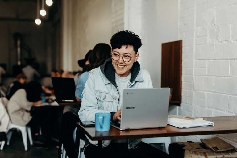 Especialista laboral entrega consejos para elegir una carrera