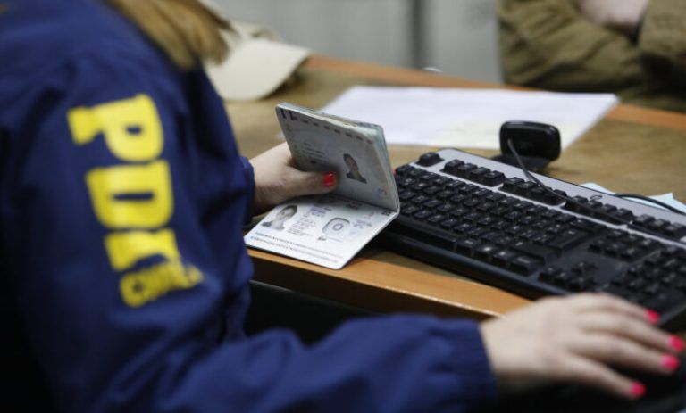 Detectives de Migraciones fiscalizan a extranjeros en Victoria: dos fueron denunciados por irregularidades