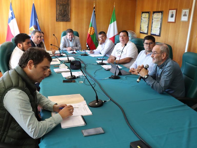 Gobernador Saffirio estuvo en Lumaco, una de las comunas más pobres de Chile, priorizando urgencias para el desarrollo local junto al concejo municipal