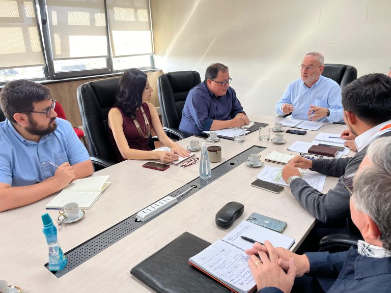 Gobernador Saffirio confirma disponibilidad de más de $5 mil millones para responder emergencias por incendios forestales