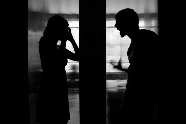 Las señales a tener en cuenta para detectar la violencia en el pololeo