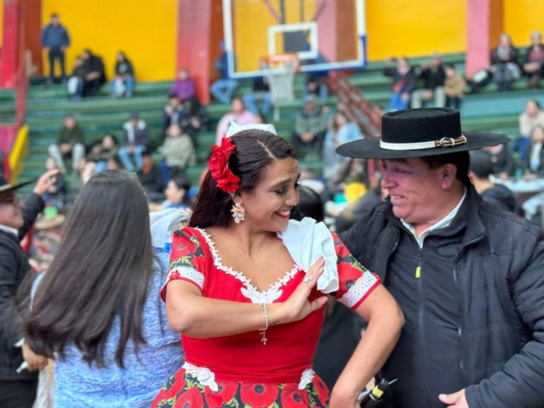 144 cuecas para Temuco: la ciudad canta y baila en su aniversario