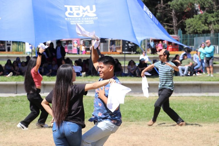 Una fiesta del folclor se vivió al ritmo de las 144 cuecas por el aniversario de Temuco