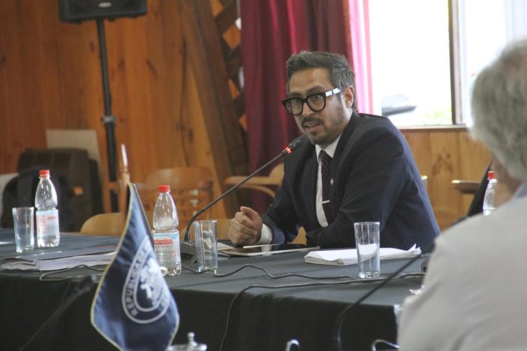 Director (s) de Conadi en la mira por compra de tierras y sus vínculos familiares en Contraloría