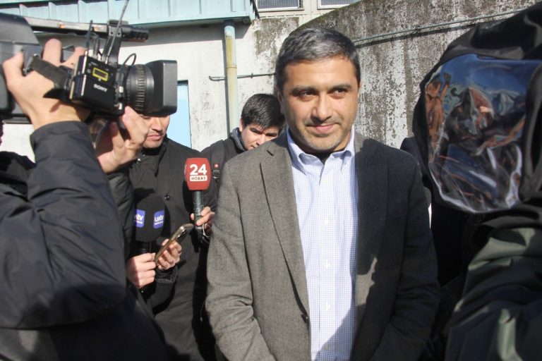 Alcalde de Victoria queda con arresto nocturno y podría volver a ejercer el cargo