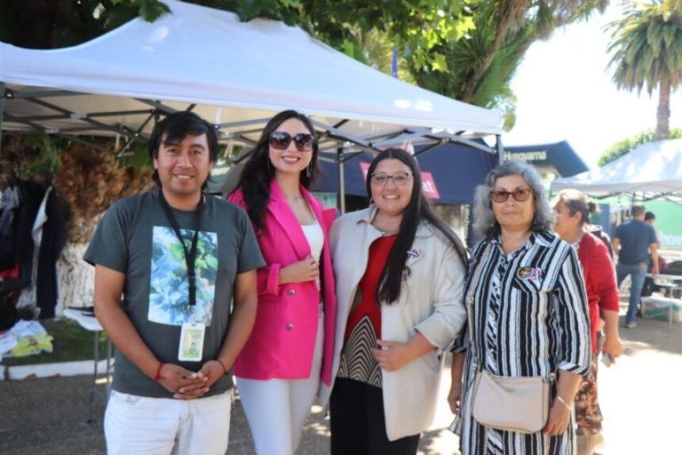 Catalina Huenulao recorrió la Feria Nacional de la Papa en Carahue