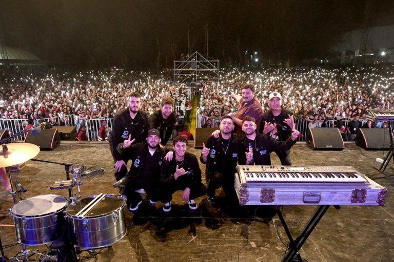 15 mil personas repletaron el Parque estadio para cantaron y bailaron con un Show Aniversario que inolvidable en sus 144 años