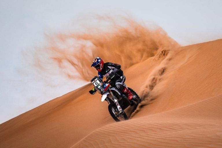 RUY BARBOSA supera con éxito etapa Marathon en ABU DHABI pese a problemas técnicos