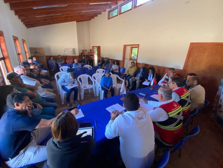 Municipio visita Palguín bajo para definir y clasificar prioridades junto a sus habitantes