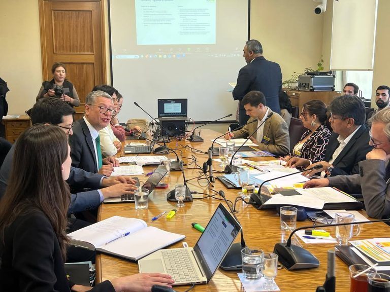 Alcalde Neira defiende plan de seguridad escolar “Temuco Educa y Protege” en el Senado y recibe respaldo transversal
