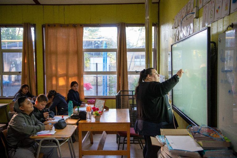 Dos escuelas de Collipulli ya cuentan con Internet satelital gracias a aporte de Fundación Te Apoyamos