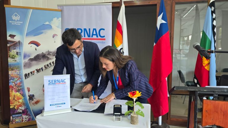 SERNAC firma convenio de cooperación con municipalidades de Pucón y Chol chol